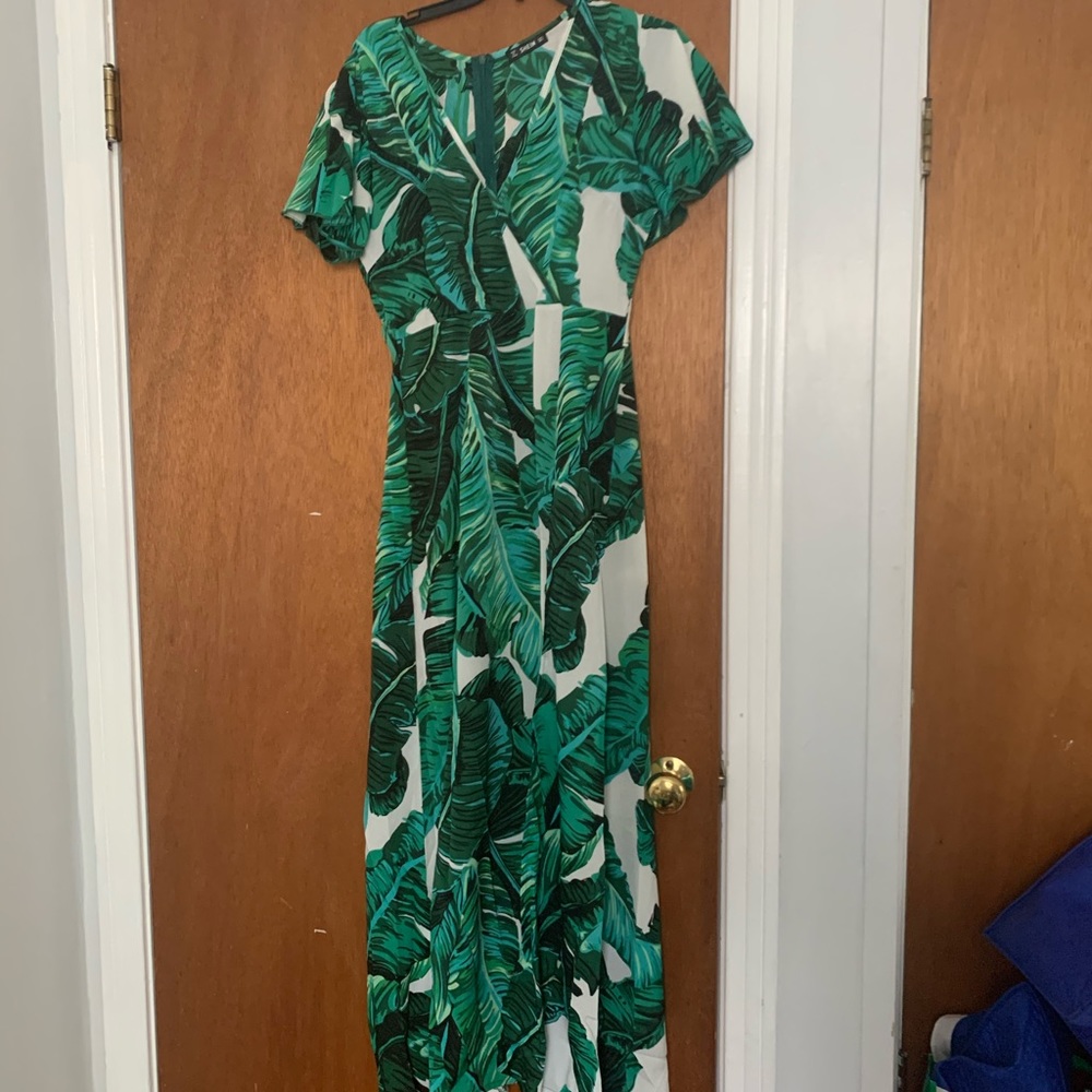 NWT Green Palm Maxi Dress. Women’s Lg
